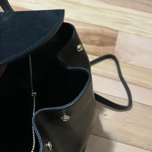 Chic Black Leather Satchel - Picture 15 of 17